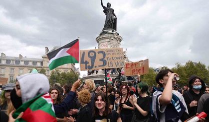 Fransa’da "Her şeyi durduralım" protestolarında gözaltı sayısı 300’e yaklaştı