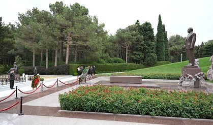 Genelkurmay Başkanı Bayraktaroğlu, Azerbaycan Savunma Bakanı Hasanov ile görüştü