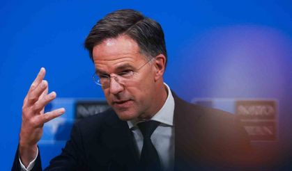 Rutte, NATO ülkelerinin hava sahalarını ihlal eden Rus hava araçlarını vurabileceğini açıkladı