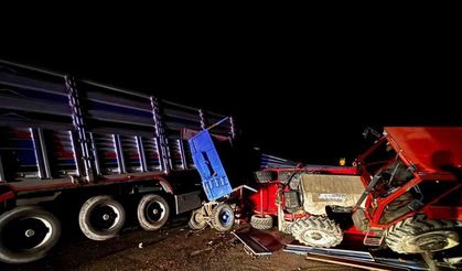 Babaeski’de tır ile traktör çarpıştı, yol trafiğe kapandı