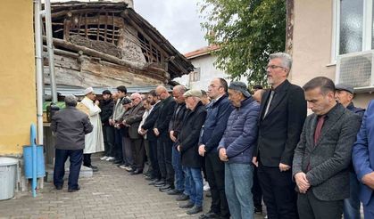 Eski eşi tarafından öldürülen 2 çocuk annesi kadın toprağa verildi