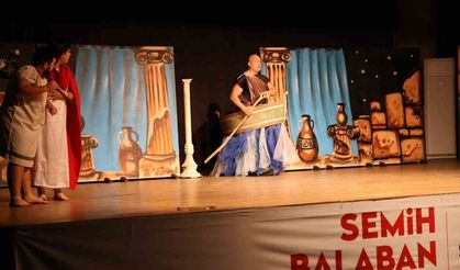 "Hades’e Yolculuk" tiyatro severlerle buluştu