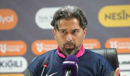 İlhan Palut: "Aldığımız 1 puan gösterdiğimiz performansa göre kötü değil"