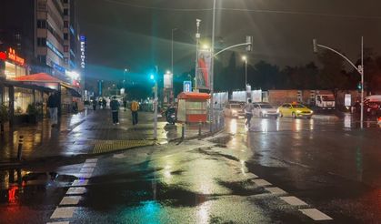 İstanbul’da depremi hisseden vatandaşlar sokağa döküldü