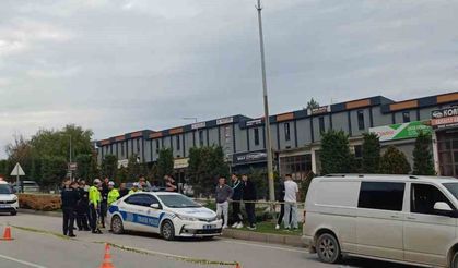 Kamyonete çarpıp devrilen motosikletin sürücüsü yaşamını yitirdi