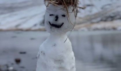 Keşiş Dağı’nda mevsimin ilk kardan adamı yapıldı