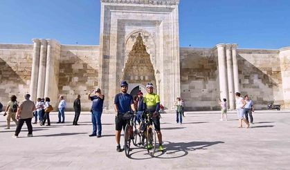 MS hastası adam bisikletle iller arası yolculuk yaparak hayata tutunuyor