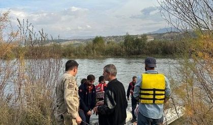 Murat Nehri’nde mahsur kalan vatandaşlar kurtarıldı