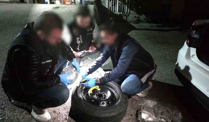 Stepneye zulalanmış uyuşturucu ele geçirdi: 2 gözaltı