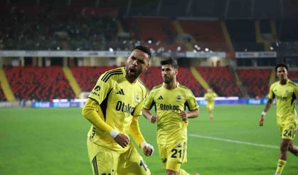 Trendyol Süper Lig: Gaziantep FK: 0 - Fenerbahçe: 2 (İlk yarı)