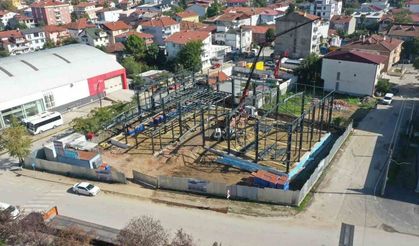 Vezirçiftliği Kapalı Spor Salonu’nda çalışmalar sürüyor