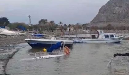 Silifke'de fırtına tekneleri batırdı