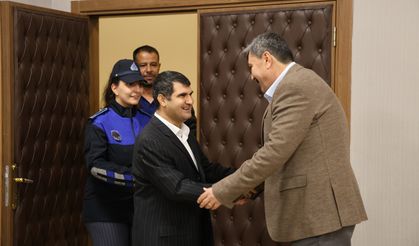 Toroslar’da Özel Bireyler Başkanlık Koltuğuna Oturdu