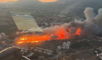 Silifke'de Mahallede Korkutan Yangın