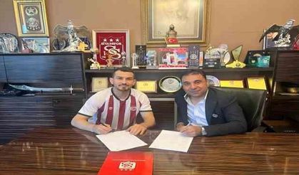 Emrah Başsan Sivasspor’a imzayı attı