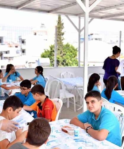 Mersin’de kurs merkezi öğrencilerinin yemekleri Seçer'den