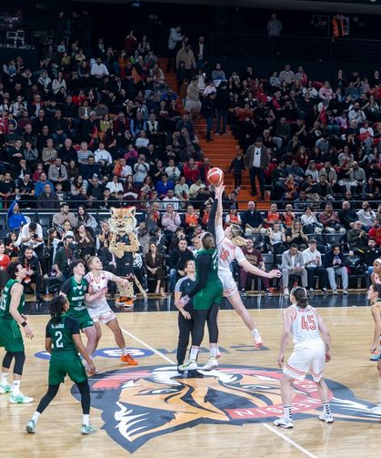 Mersin’in Sultanları Yarı Finalde