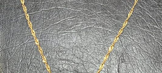 Kapkaç şüphelisi çaldığı kolyeyle yakalandı