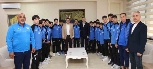 Akdeniz Belediye Spor U-14 Takımı Türkiye Şampiyonası yolunda