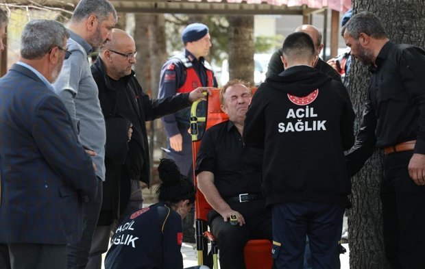 Ayla Öğretmene Acı Veda: Eşi Güçlükle Ayakta Durdu