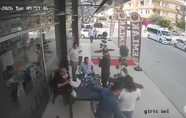 Tarsus'ta Gökten Tavuk Düştü: Çay Keyfi Panikle Bitti!