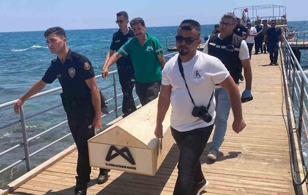 Erdemli'de Denizde Hareketsiz Bulunan Şahıs Ölü Çıktı