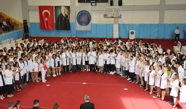 Antalya’da 314 Tıp Fakültesi öğrencisi beyaz önlük giydi