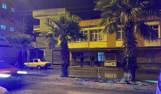 Kavgayı izleyen genci “Ne bakıyorsun?” diyerek vurdu