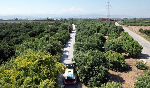 Akdeniz Belediyesi, Soğuk Asfalt Çalışmalarını Sürdürüyor