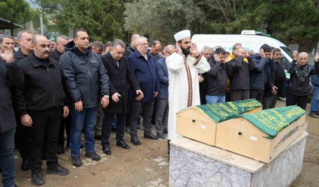 Balıkesir’deki yangında ölen kardeşler toprağa verildi