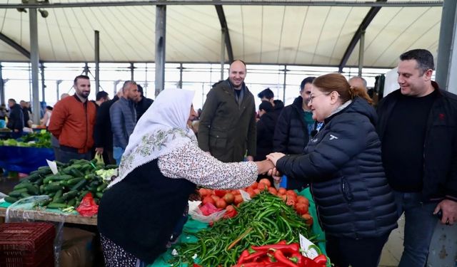 Başkan Gençay, vatandaşlarla bir araya geldi