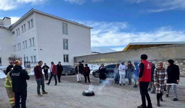 Bayburt Gençlik Merkezi personellerine “Afet Farkındalık Eğitimi” verildi