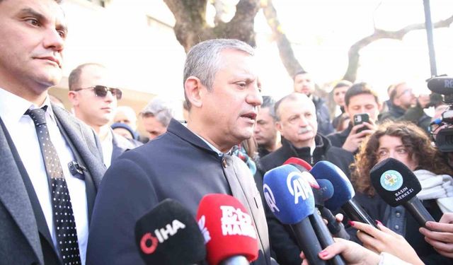 CHP Genel Başkanı Özel: “(DEM Parti’nin MHP’yi ziyareti) AK Parti’nin bir kenarda durduğu, sürecin MHP üzerinden yürütülmesini de doğru bulmuyoruz”