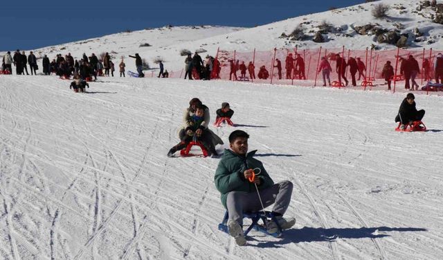 Denizli Kayak Merkezi yeni sezonu yoğun ilgiyle karşıladı