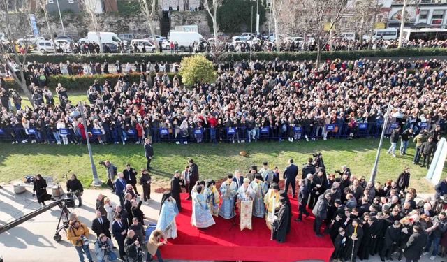 Haliç’te denizden haç çıkarma töreni yapıldı