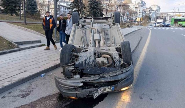 Kaza yapmamak için manevra yaptı, araç takla attı