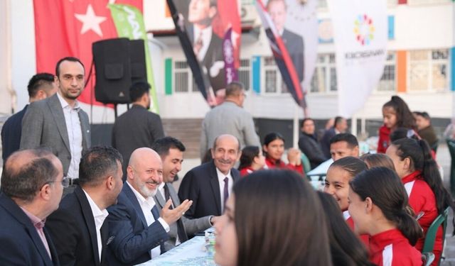 Başkan Çolakbayrakdar: "Sofralarımızdan bereket, gönüllerimizden muhabbet eksik olmasın"