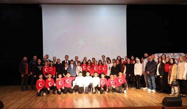 Başkan Özdoğan: "İstiklal Marşımız milletimizin hürriyet meşalesidir"