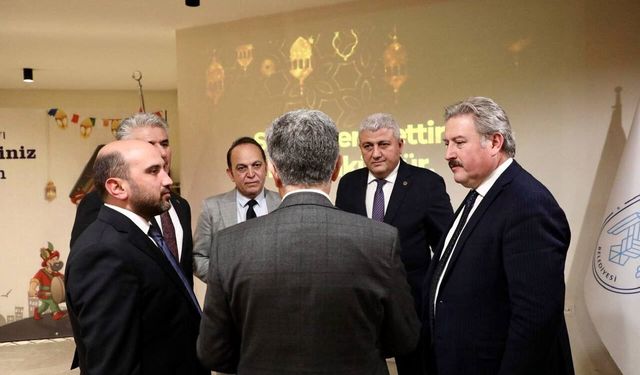 Başkan Palancıoğlu, belediye meclis üyeleri ile iftarda buluştu