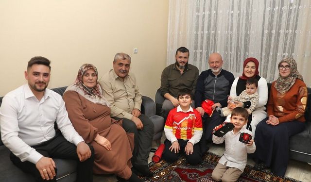 Çolakbayrakdar çifti, glütensiz iftar sofrasında oruç açtı