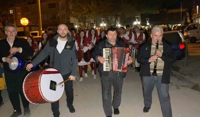 İlçe halkını Rumeli ezgileriyle sahura uyandırdılar