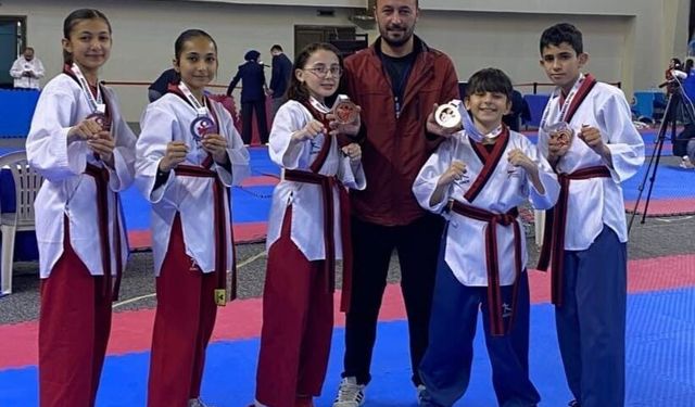 İlk kez müsabakaya çıkan taekwondoculardan büyük başarı
