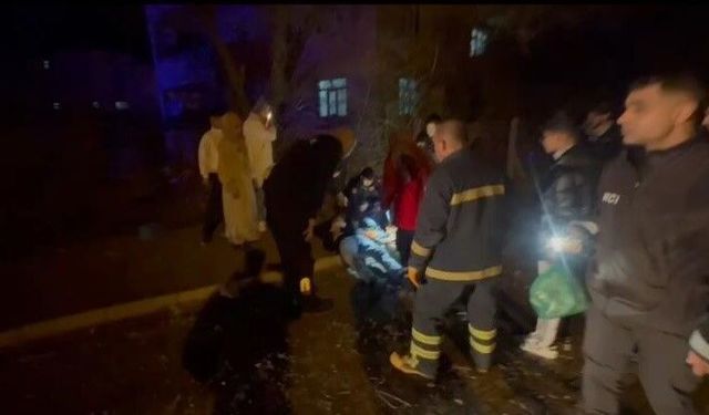 Kontrolden çıkan otomobil ağaca çarptı: 3 yaralı