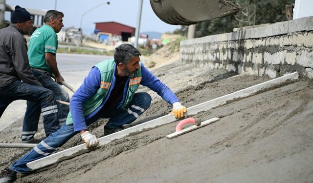 Kuşadası Belediyesi’nden Yaylaköy’de peyzaj çalışması