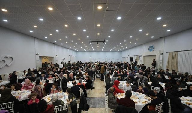 Niğde Belediyesi mahalle iftarları devam ediyor