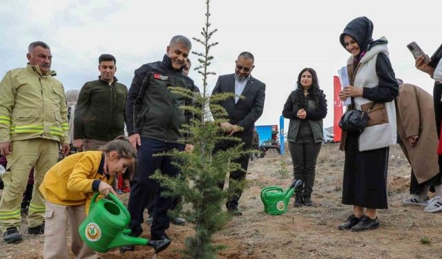 Niğde’de bin fidan toprakla buluşturuldu