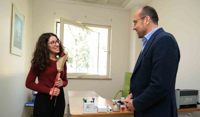 Orhaneli Belediye Başkanı Tayır sağlık çalışanlarını ziyaret etti