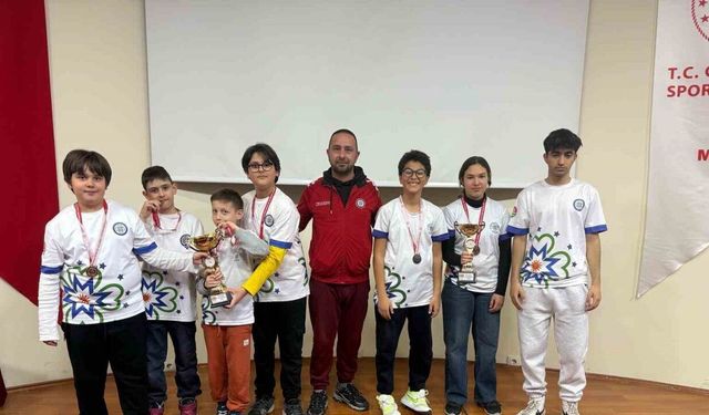 Büyükşehir sporcularından satrançta çifte başarı