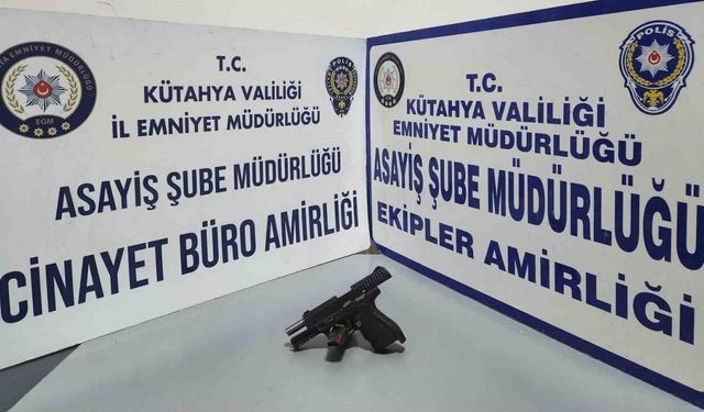 Kütahya’da asker eğlencesinde havaya ateş açan 2 maganda yakalandı