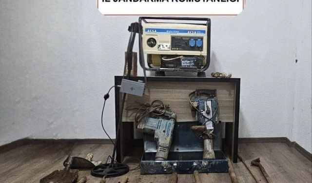 Marmaris’te kaçak kazıya jandarma baskını: 5 tutuklama